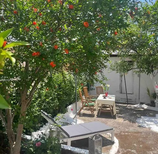 펜션 Traditional In Mauromati