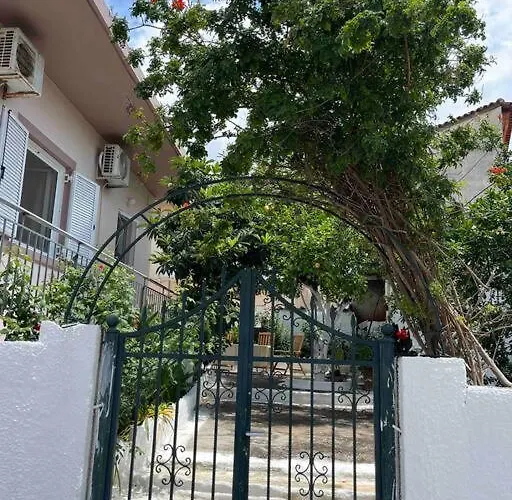 펜션 Traditional In Mauromati *